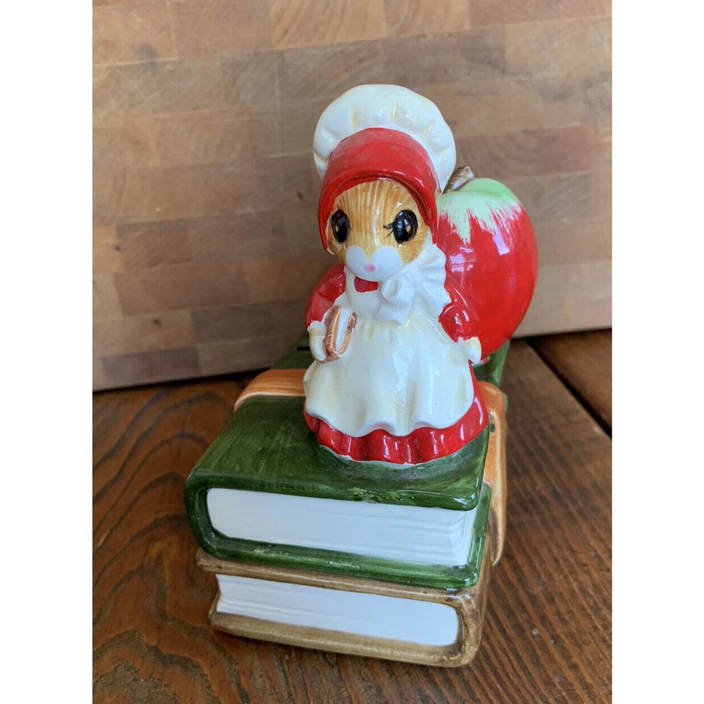 Vintage 1983 Priscilla Hillman Porcelain Bank Mouse Books Teacher Gift Japan